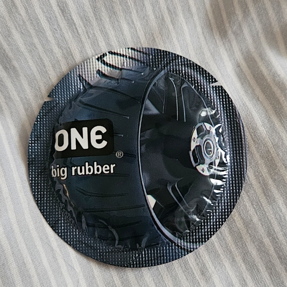 ⚠️Free bundle item- Gag Gift